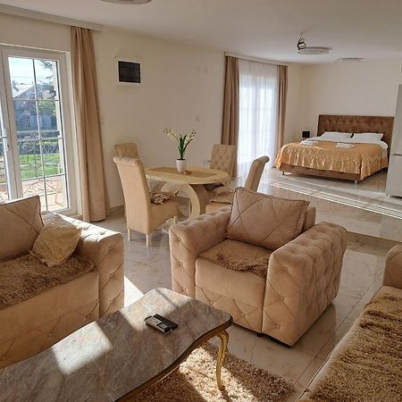 Dina Lux Apartman Jagodina Exteriör bild