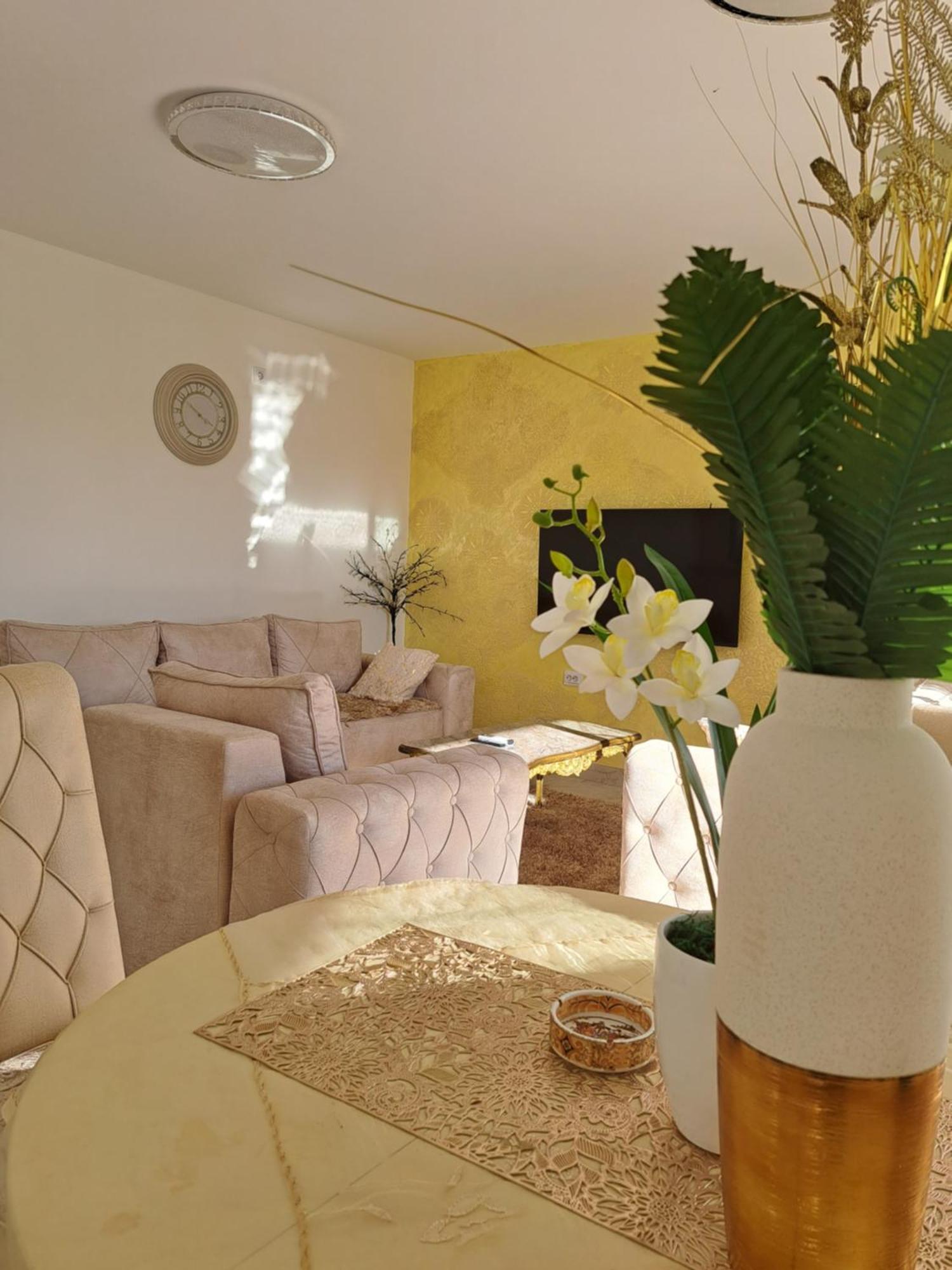 Dina Lux Apartman Jagodina Exteriör bild